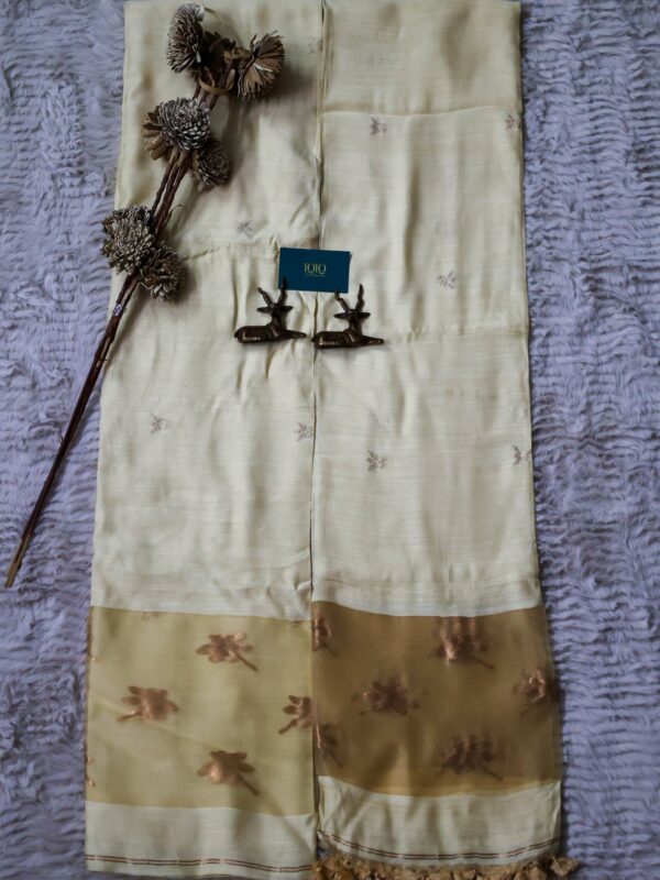 Champagne ivory handwoven Jamdani silk saree